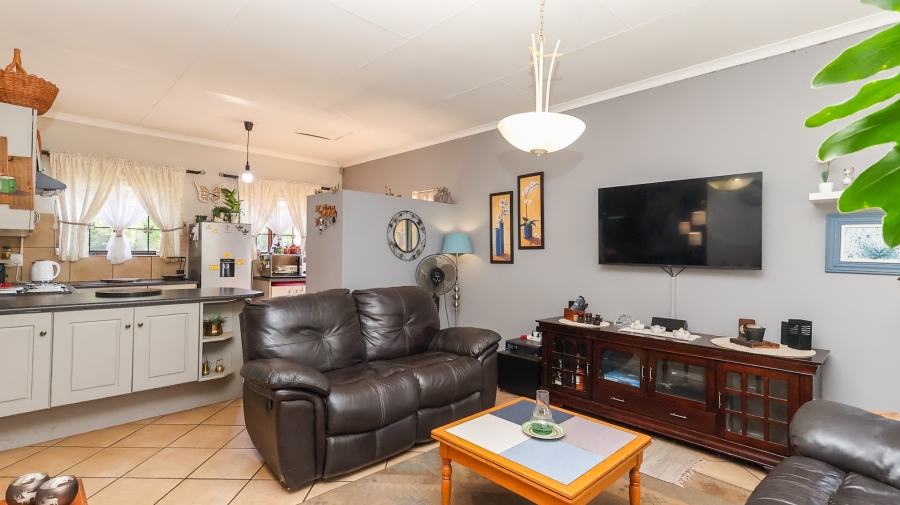 3 Bedroom Property for Sale in The Coves North West